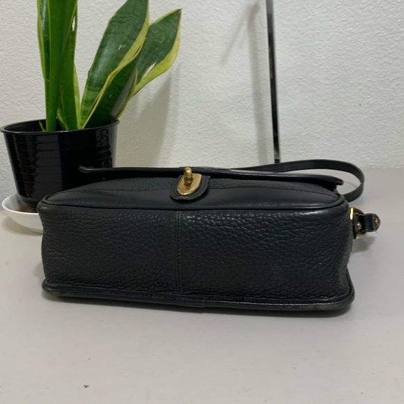 💕👜Vintage Dooney & Bourke Black AWL Crossbody Bag - Picture 9 of 14